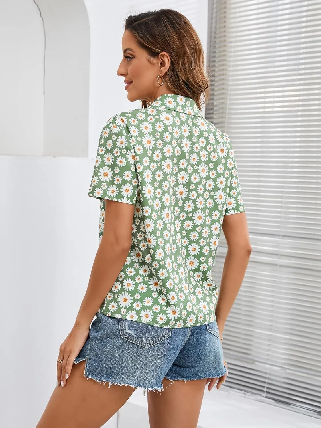 Floerns Women's Casual V Neck Collared Button Up Blouse Top Print Summer Shirt