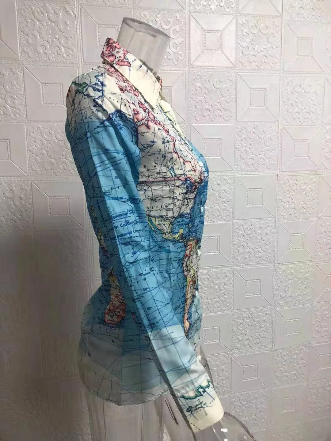 Women's World Map 3D Print T-Shirt, Casual Loose Button UP Front Blouse Button-Up Shirt V-Neck Short Sleeve Casual Top
